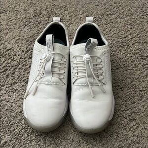 White Clove Scrub Shoes